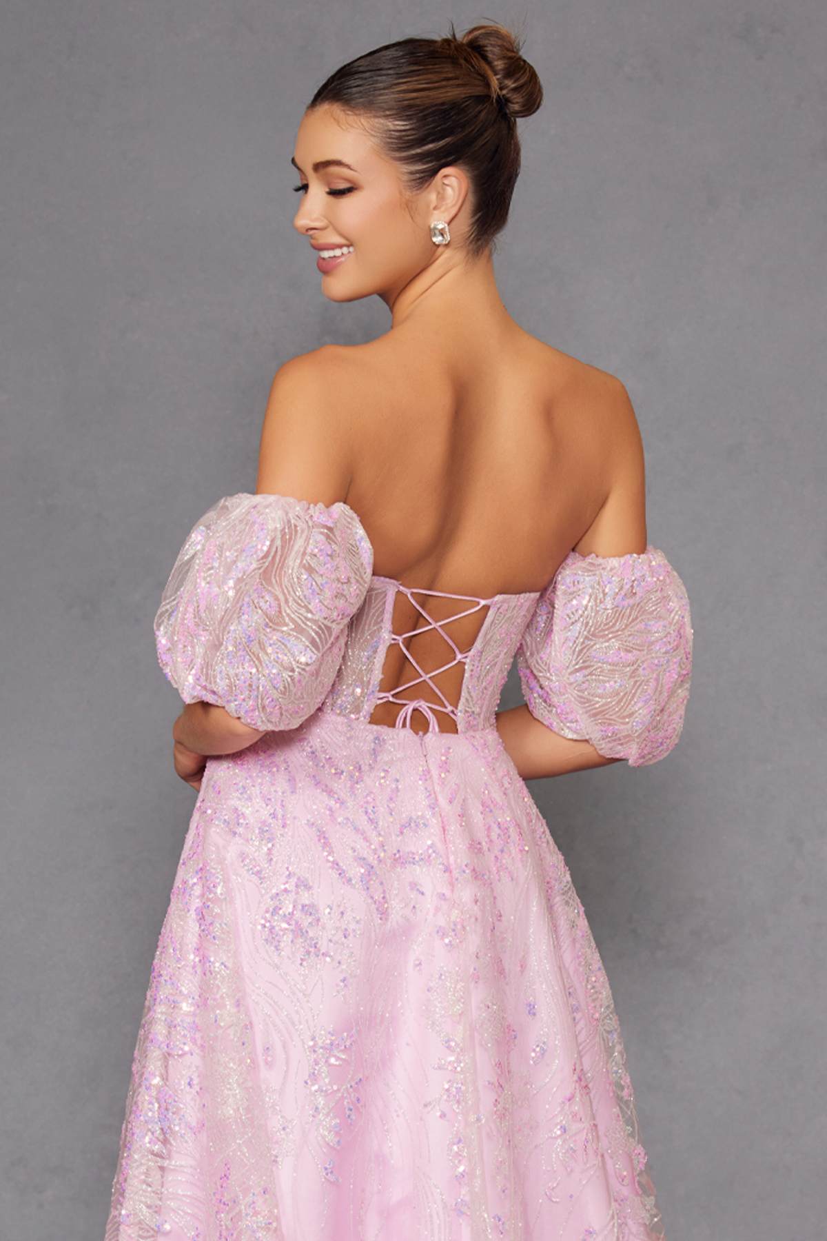 Juliet 2404 Vestido de gala de tul con lentejuelas sin tirantes y mangas abullonadas desmontables