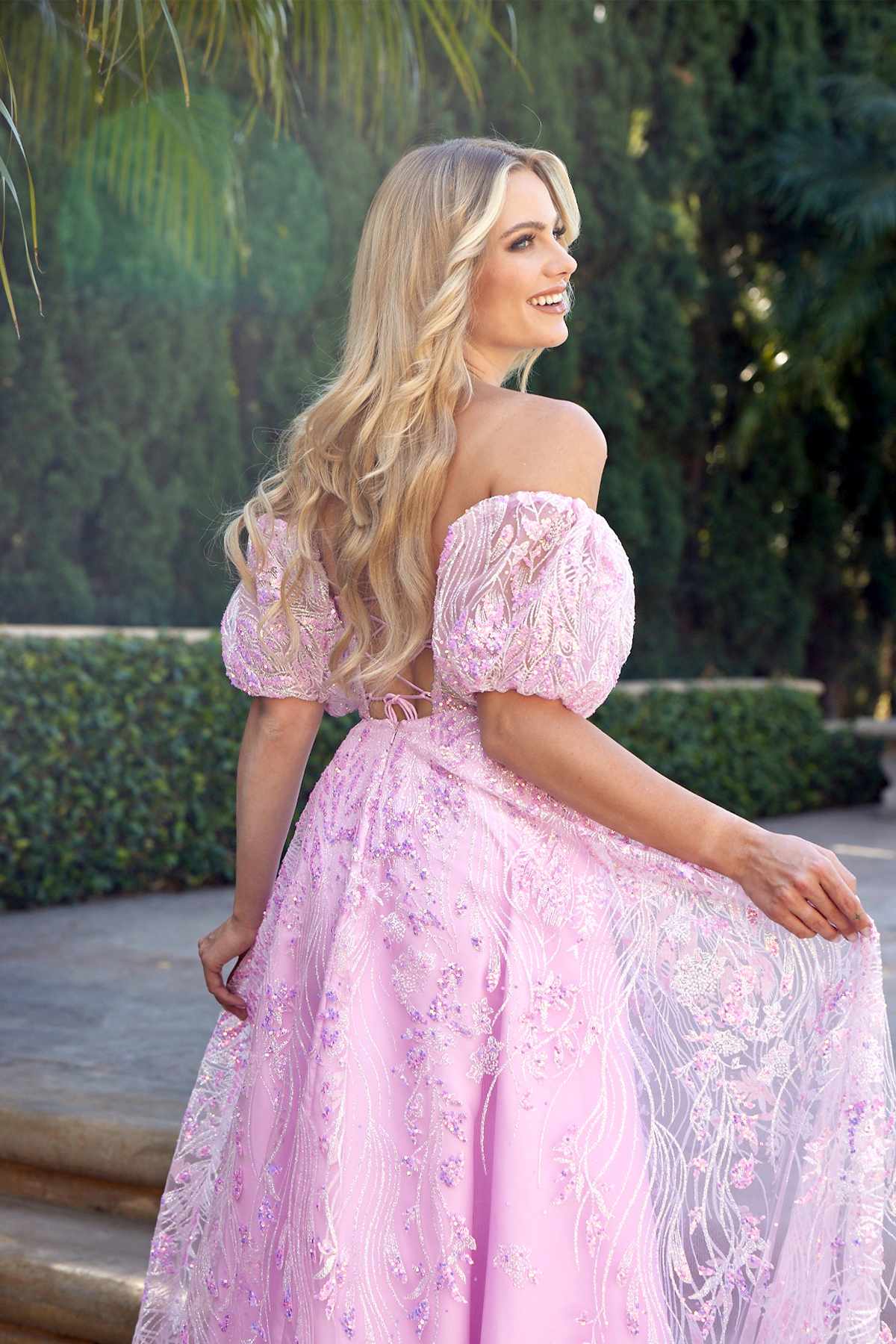 Juliet 2404 Vestido de gala de tul con lentejuelas sin tirantes y mangas abullonadas desmontables