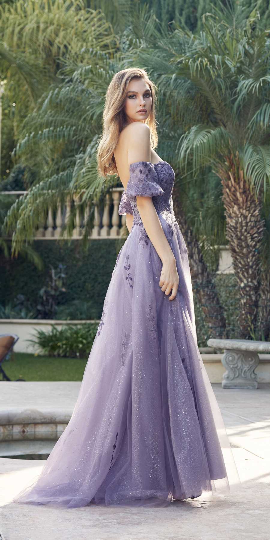 Juliet 2409 Vestido de Noche en Línea A con Bordado de Hojas y Mangas Desmontables