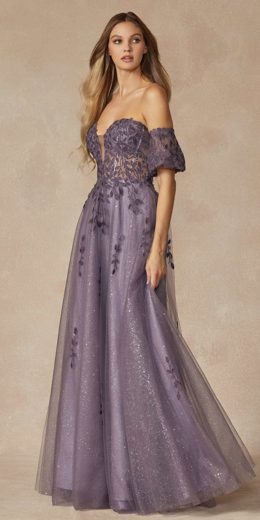 Juliet 2409 Vestido de Noche en Línea A con Bordado de Hojas y Mangas Desmontables