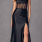 Vestido de satén largo hasta el suelo sin tirantes con corpiño deshuesado transparente y abertura, Juliet 2416