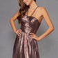 Vestido largo metálico plisado de corte A con cuello halter Juliet JT2503A