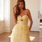 Vestido de fiesta Juliet JT2508A con escote corazón y ojo de cerradura y falda con volantes escalonados