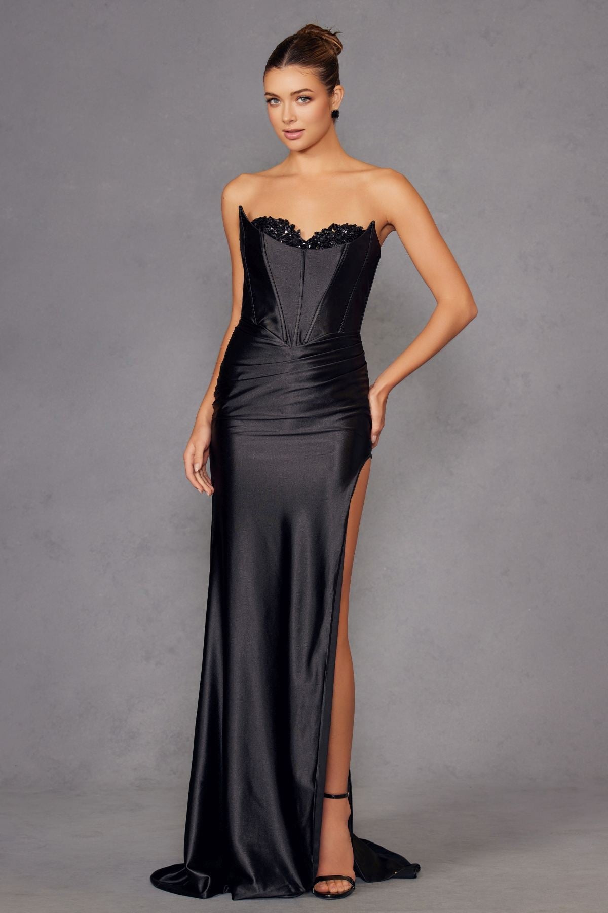 Juliet JT2527L Vestido largo sin tirantes, escote corazón, de satén