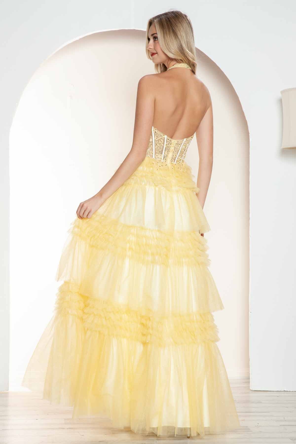 Juliet JT2556S Vestido de gala acampanado de tul con cuello halter, escote en V y abertura