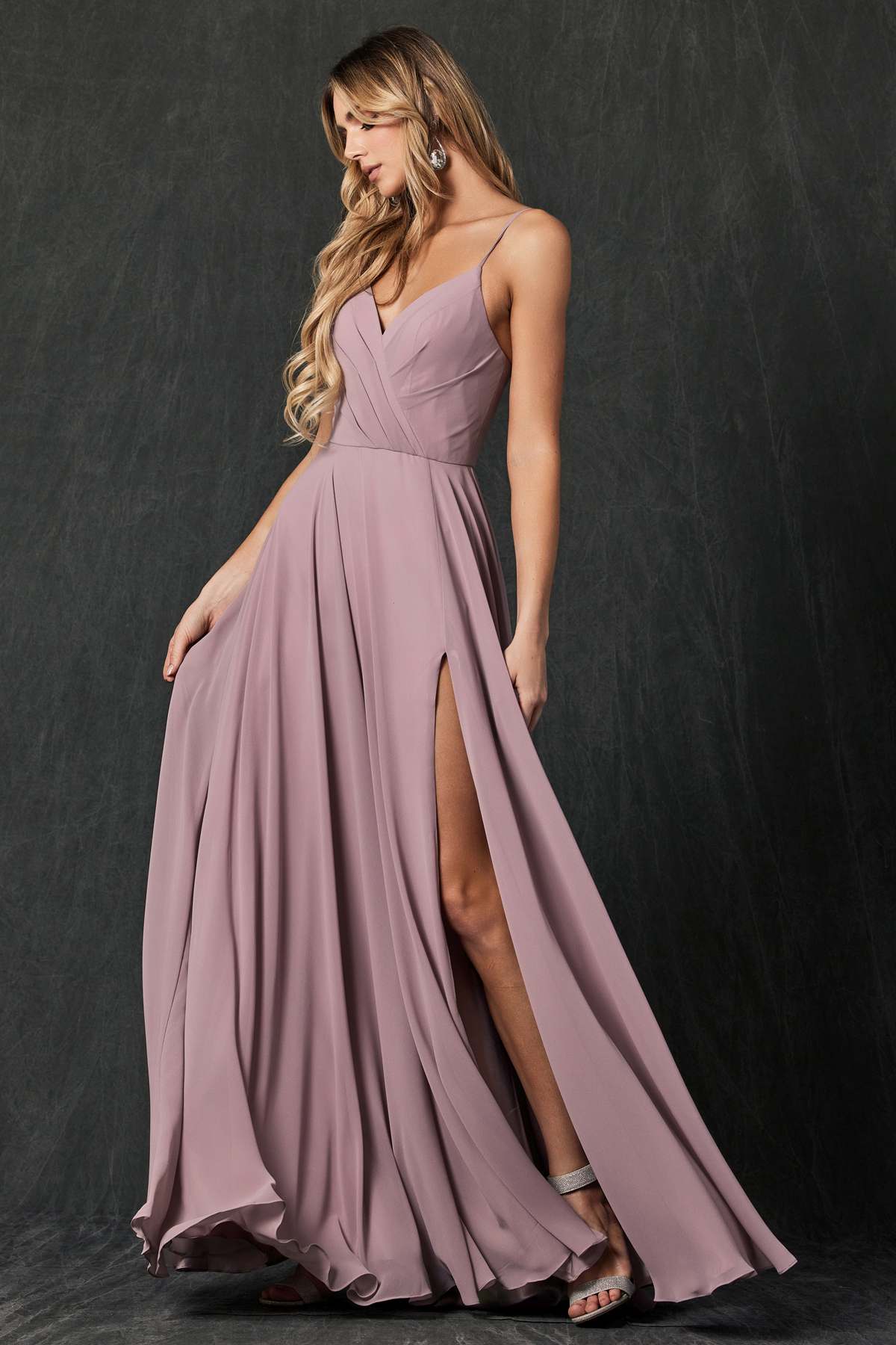 Juliet 263 Vestido largo de noche formal con tirantes finos