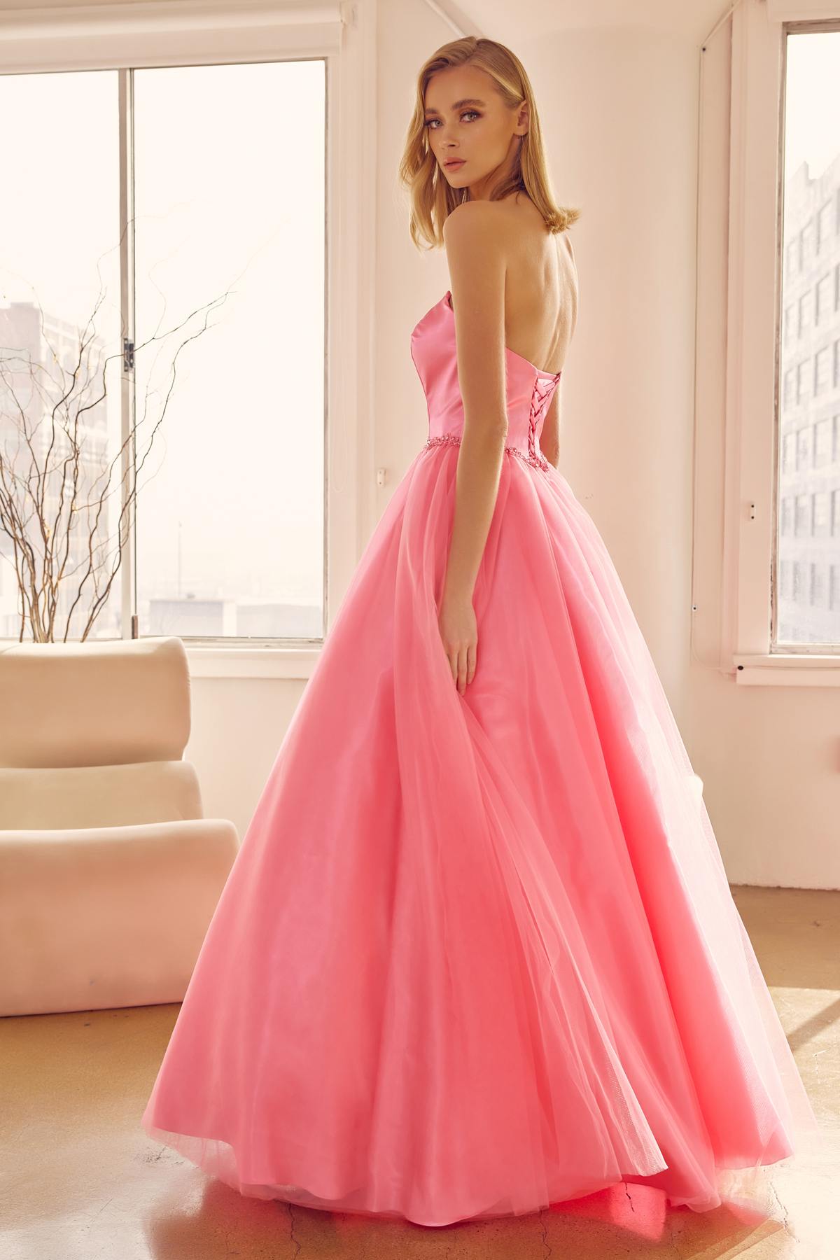 Juliet 265 Vestido de Gala Acampanado sin Tirantes con Cinturón de Cuentas