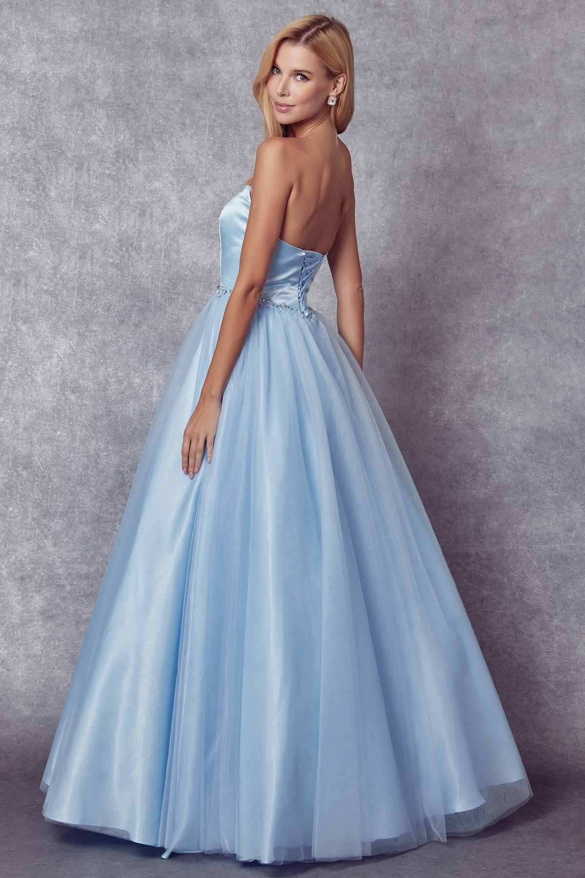 Juliet 265 Vestido de Gala Acampanado sin Tirantes con Cinturón de Cuentas