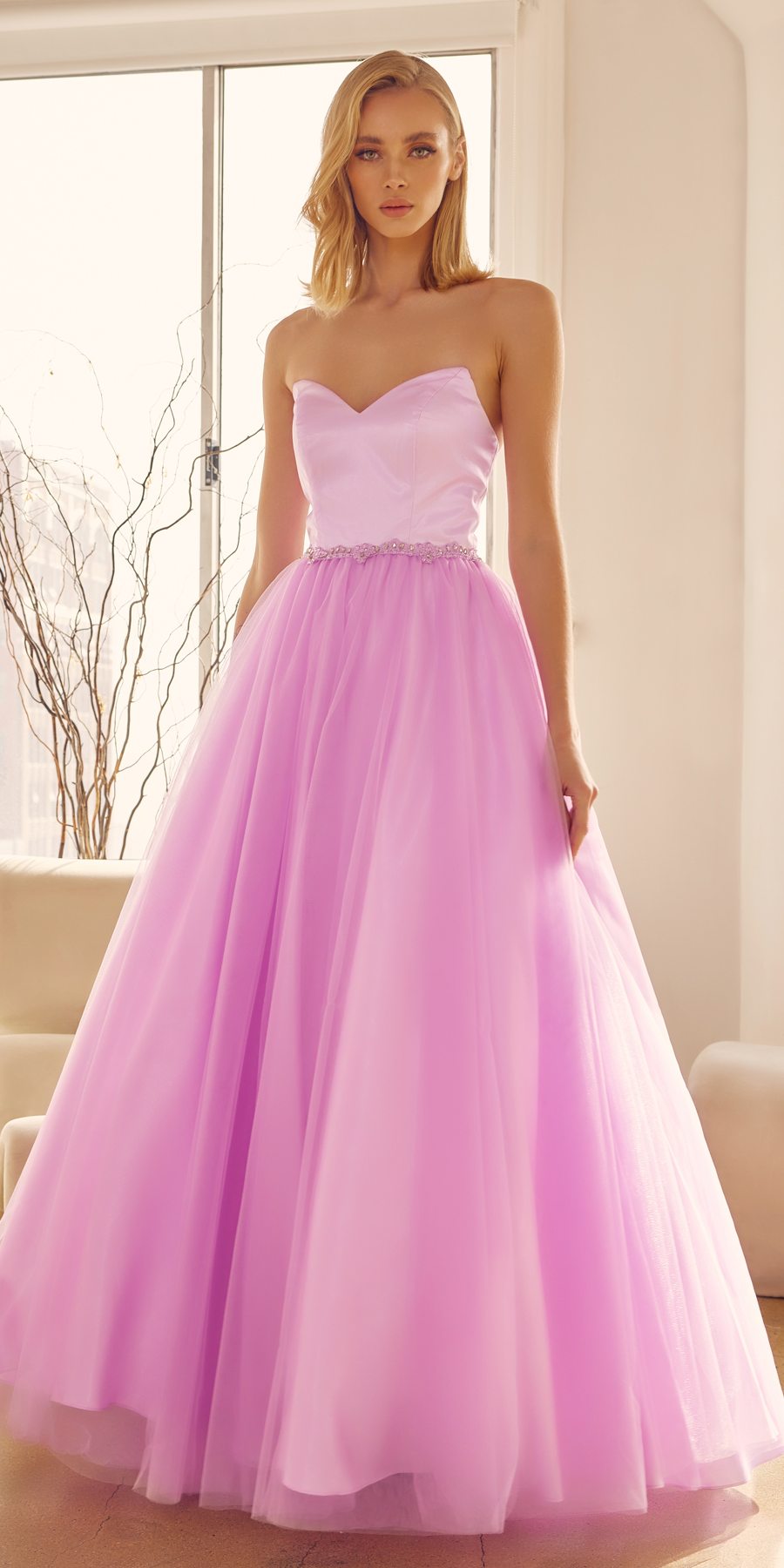 Juliet 265 Vestido de Gala Acampanado sin Tirantes con Cinturón de Cuentas