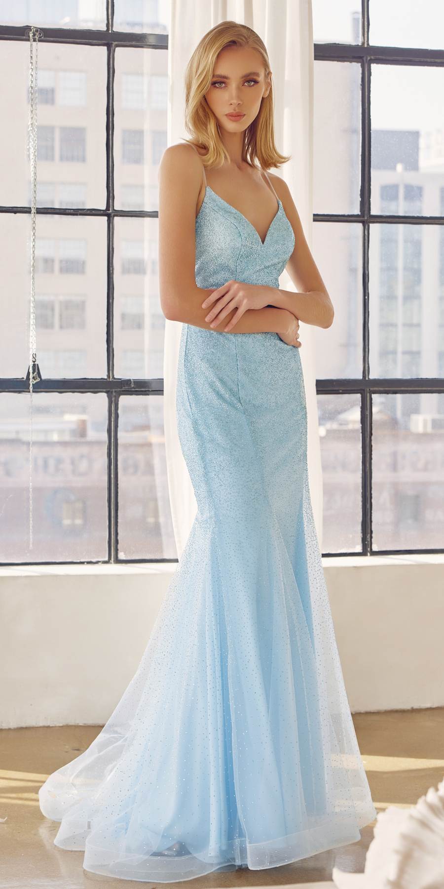 Vestido de novia ajustado con malla brillante Juliet 271W