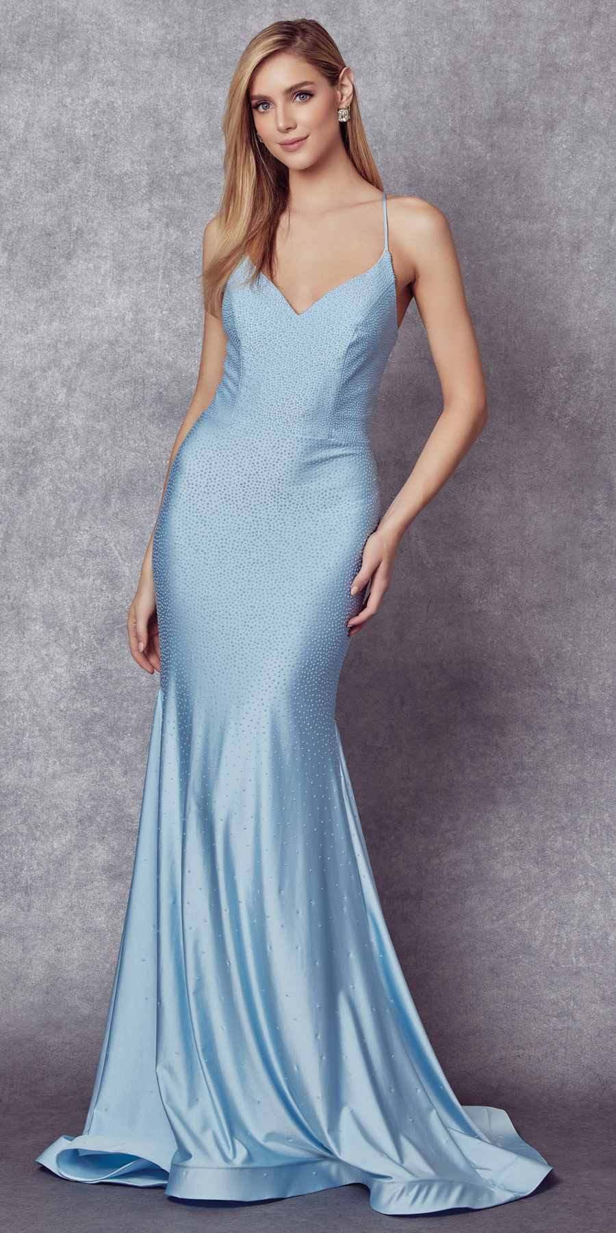 Vestido largo de sirena acentuado con pedrería Juliet 276