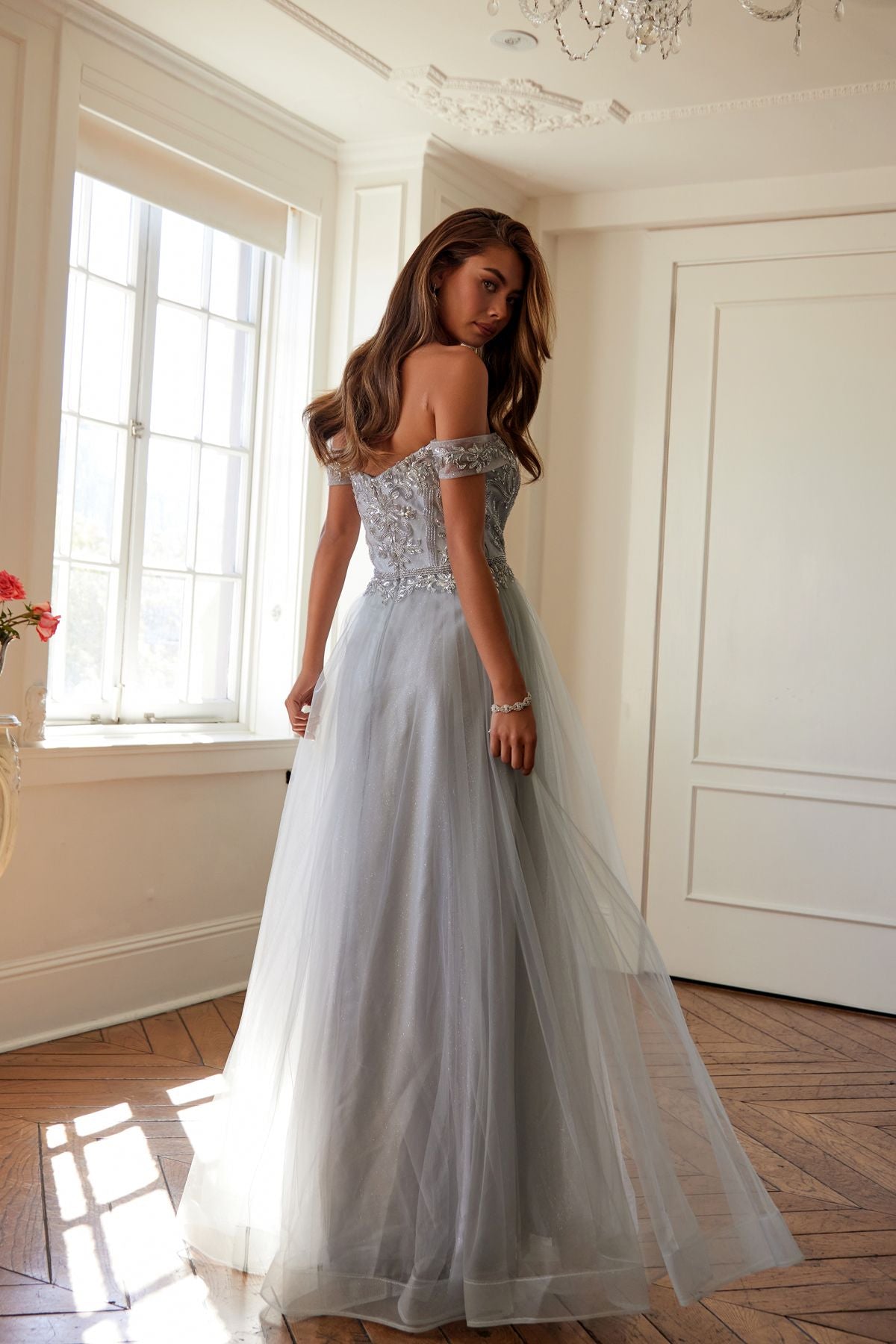 Vestido de fiesta Juliet 287 con top de cuentas sin hombros y falda en A