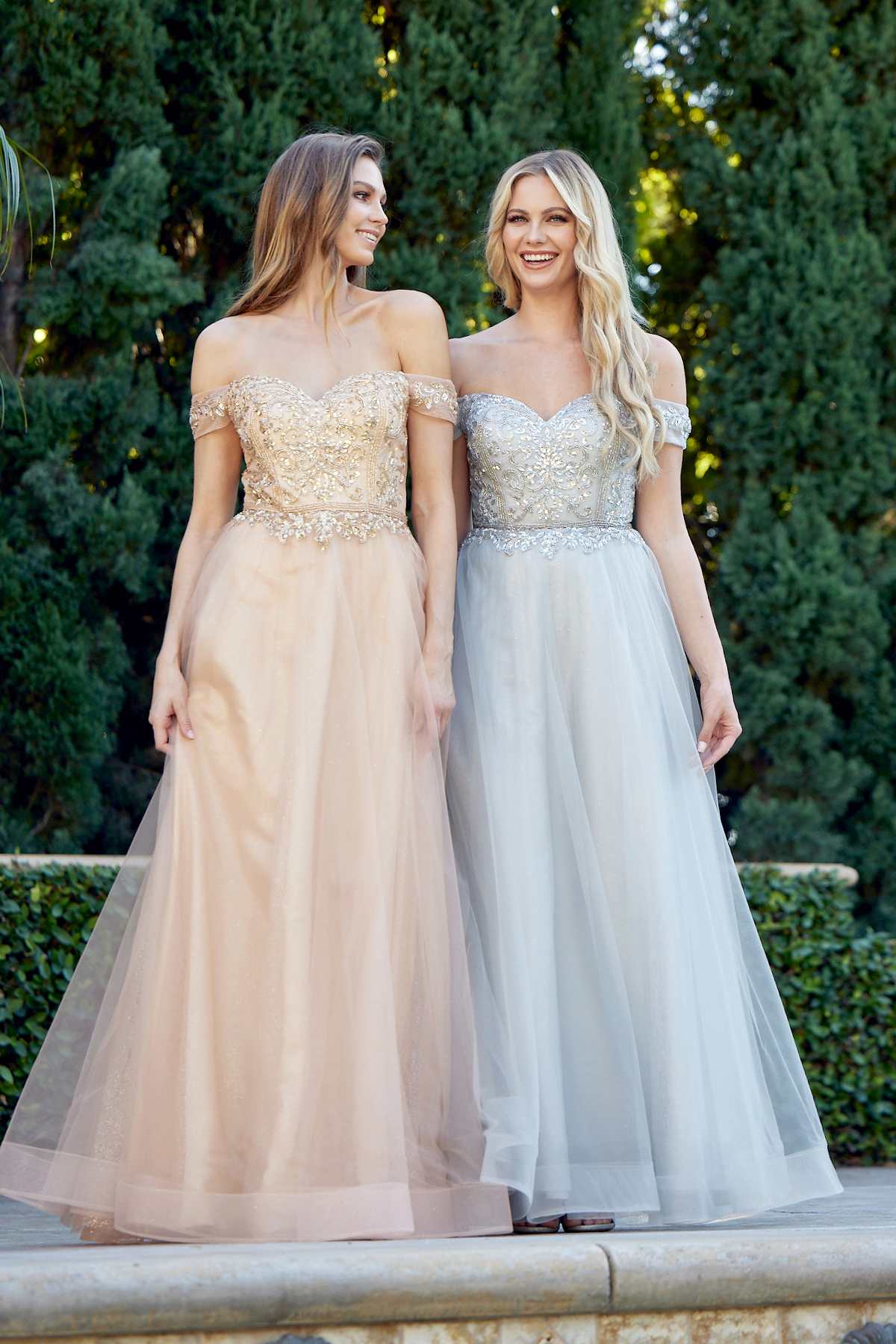 Vestido de fiesta Juliet 287 con top de cuentas sin hombros y falda en A