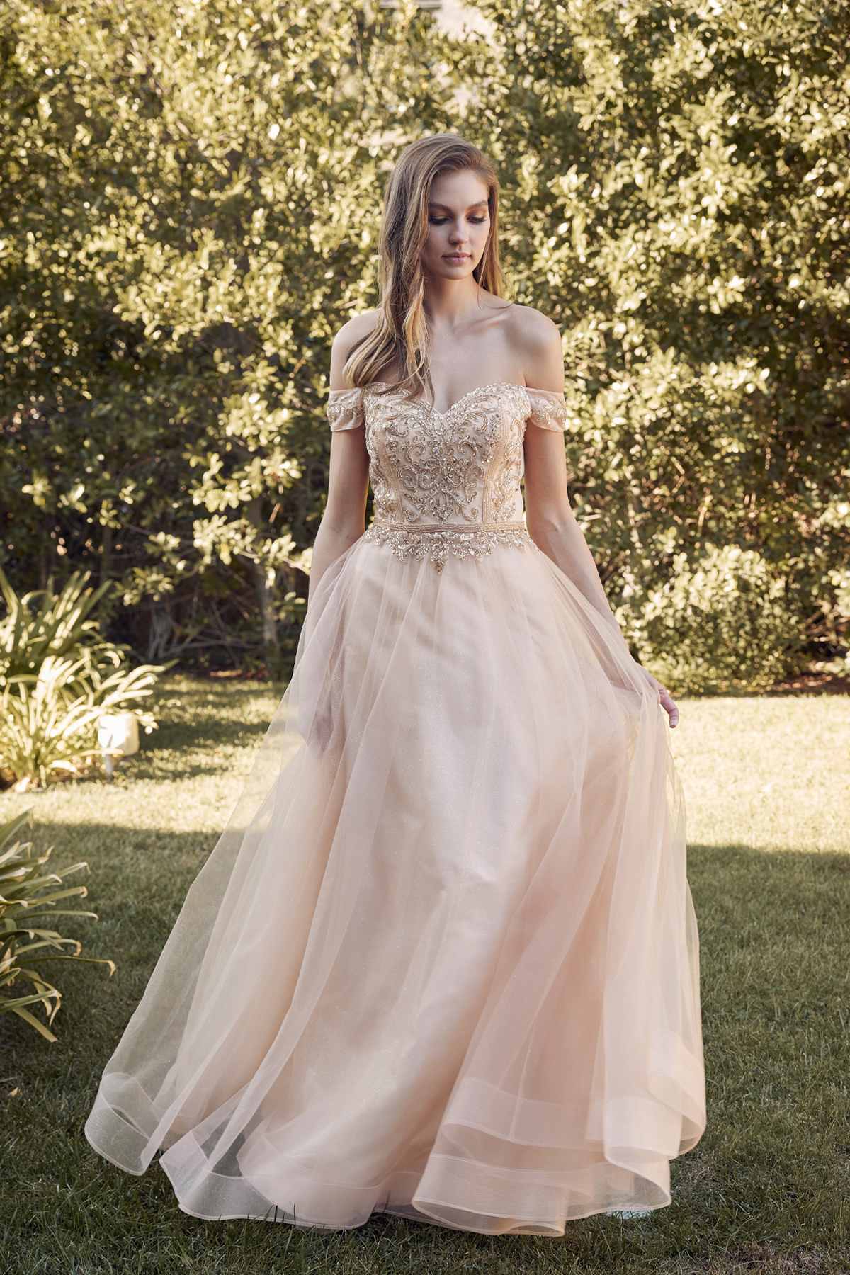 Vestido de fiesta Juliet 287 con top de cuentas sin hombros y falda en A