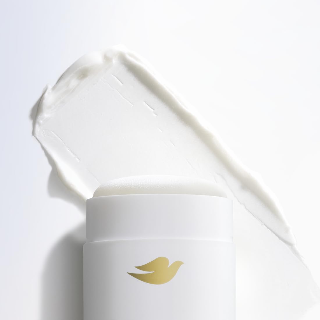 Dove Clinical + Care Desodorante antitranspirante en barra invisible sólido para mujer Clean Soft para piel sensible hipoalergénico 2.6 oz