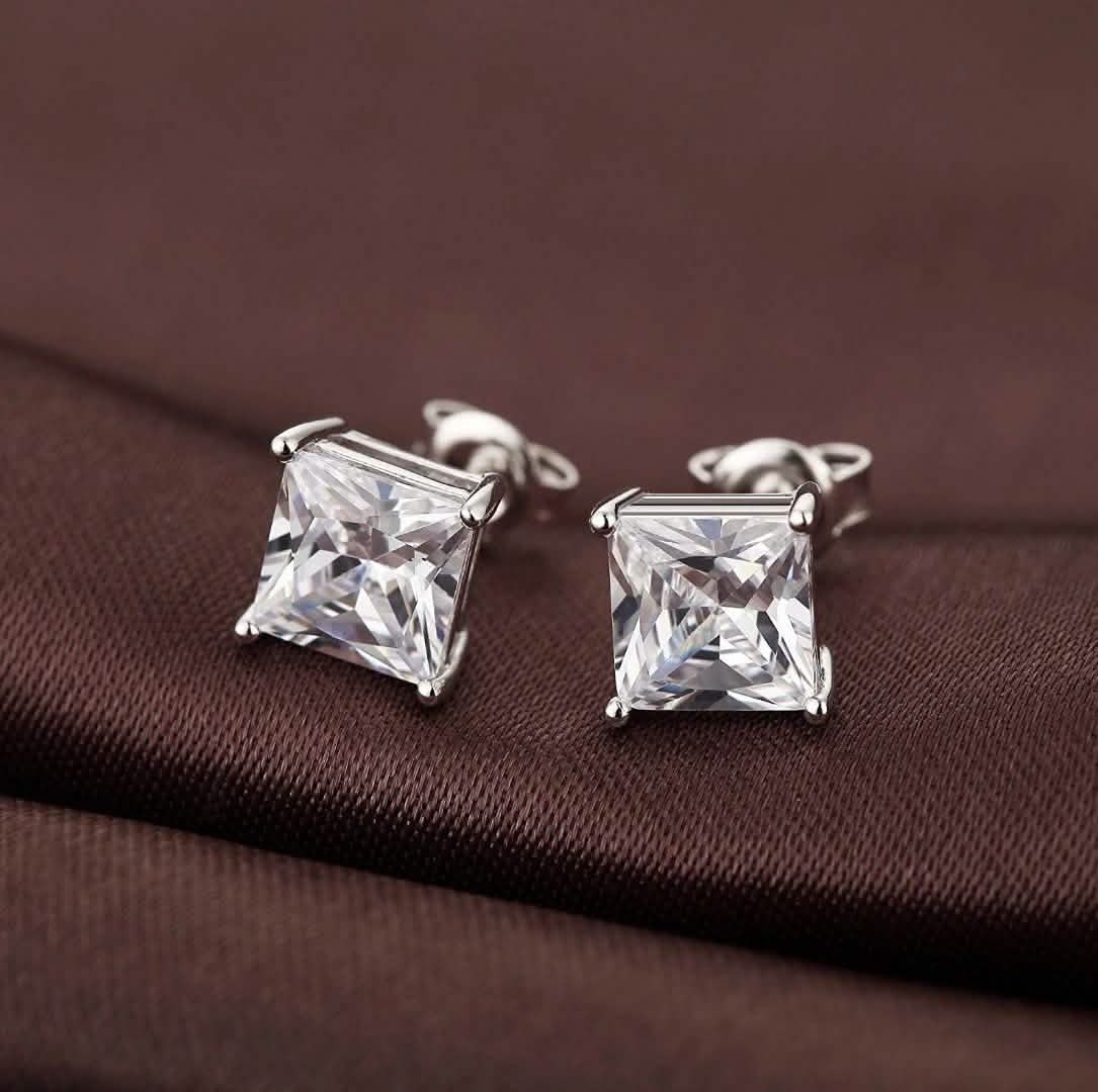 Pendientes de 4 mm de plata de ley con cristal de corte princesa