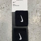 NIKE Swoosh Muñequeras Negras