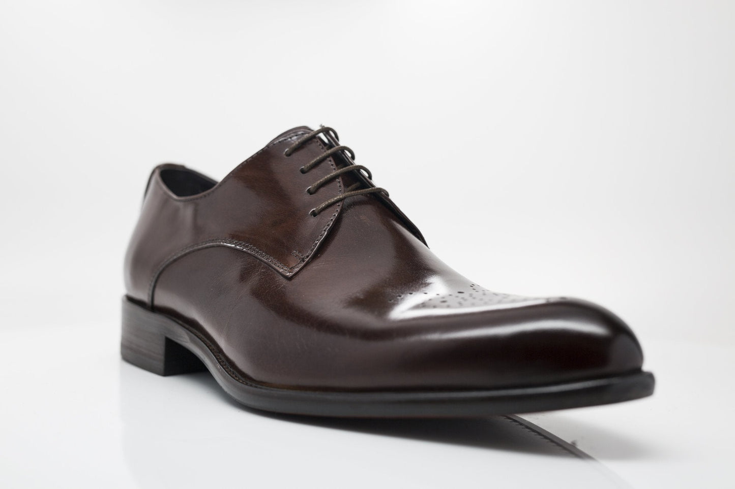 Carrucci Burnished Calfskin Oxford - Chestnut
