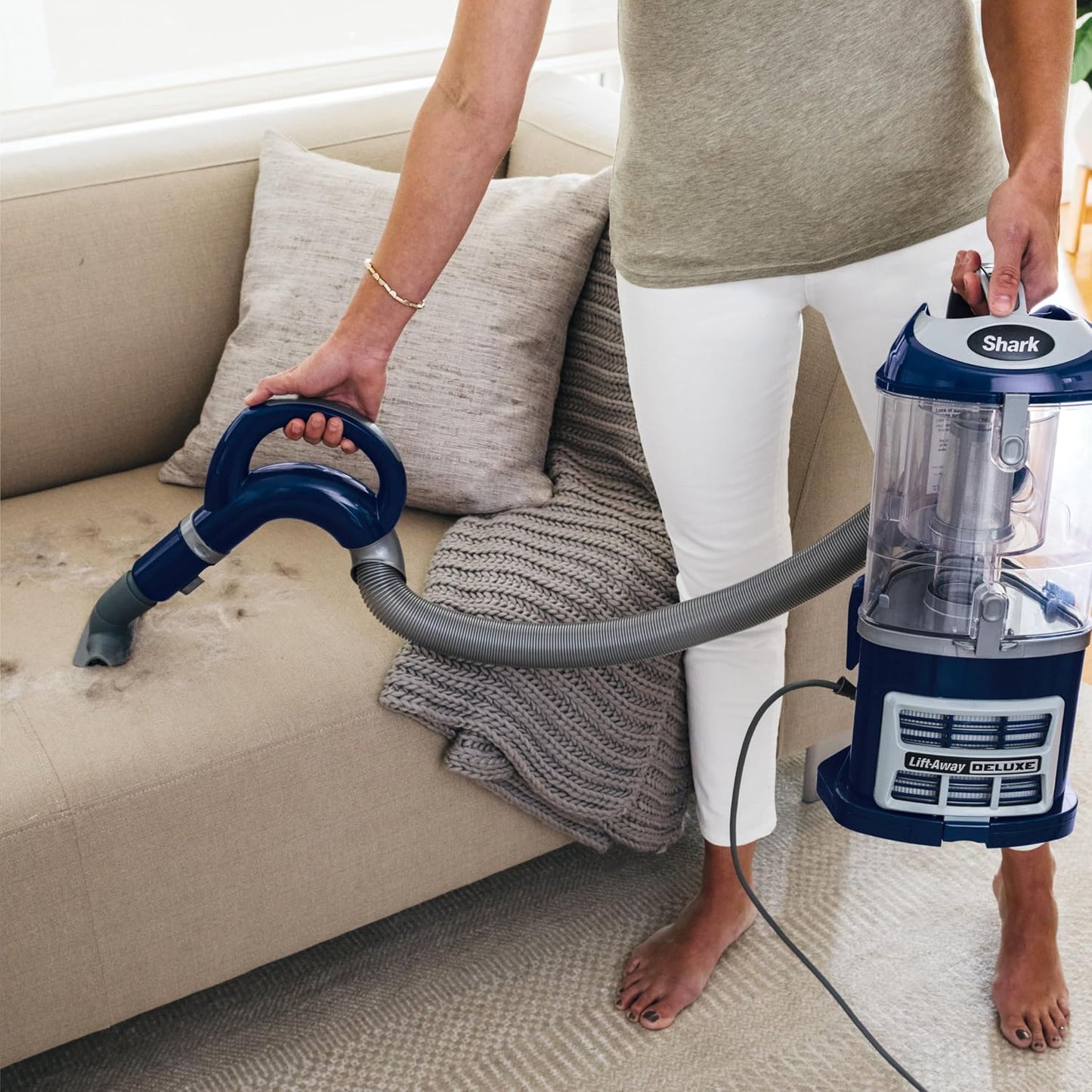 Shark NV360 Aspiradora Vertical Navigator Lift-Away Deluxe con Gran Capacidad de Polvo (Reacondicionado)