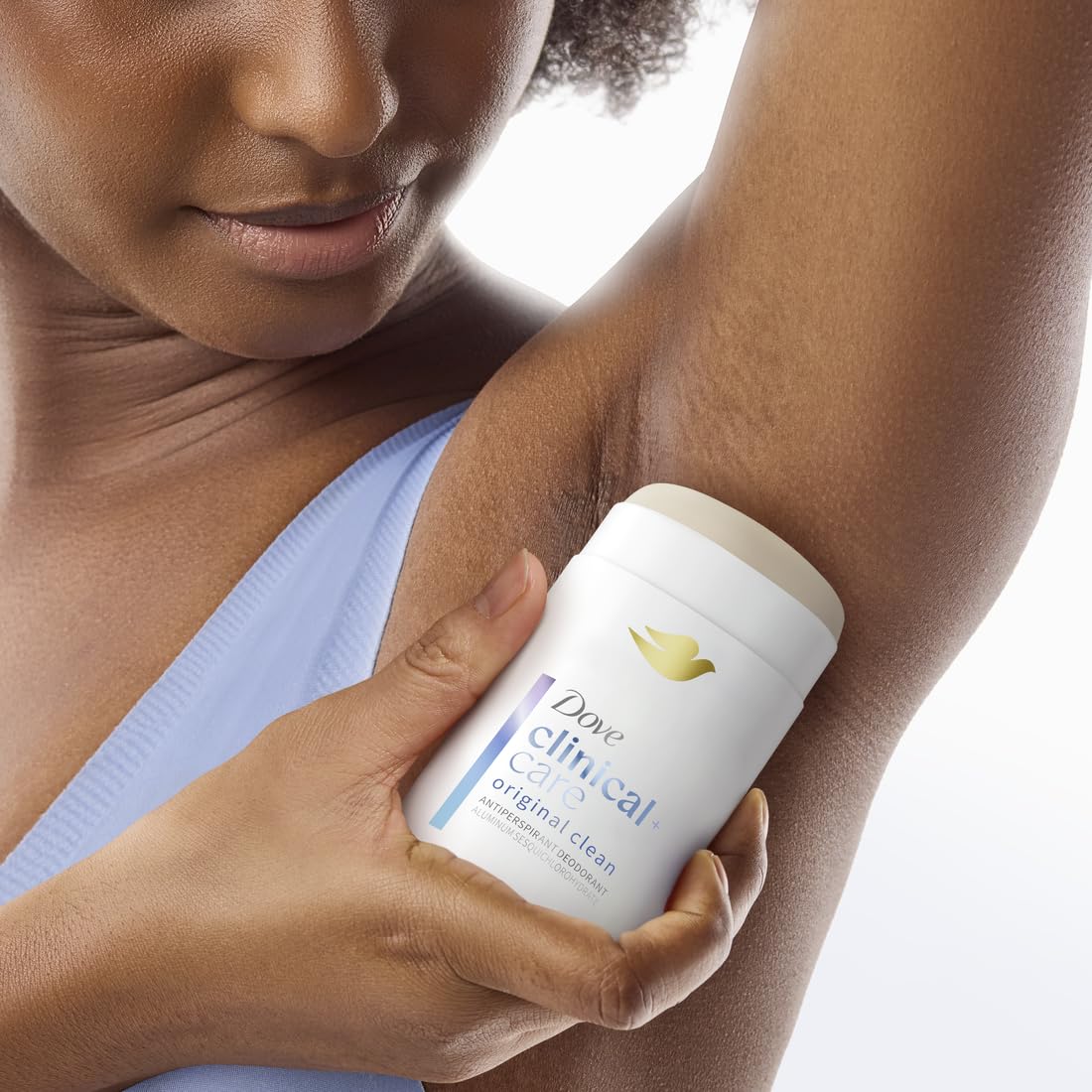 Dove Clinical + Care Desodorante antitranspirante en barra invisible sólido para mujer Clean Soft para piel sensible hipoalergénico 2.6 oz
