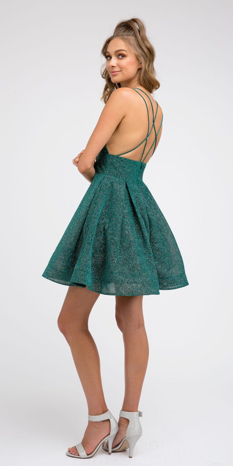 LIQUIDACIÓN - Vestido corto de cuello en V línea A Juliet 850 con bolsillos (Talla XS)