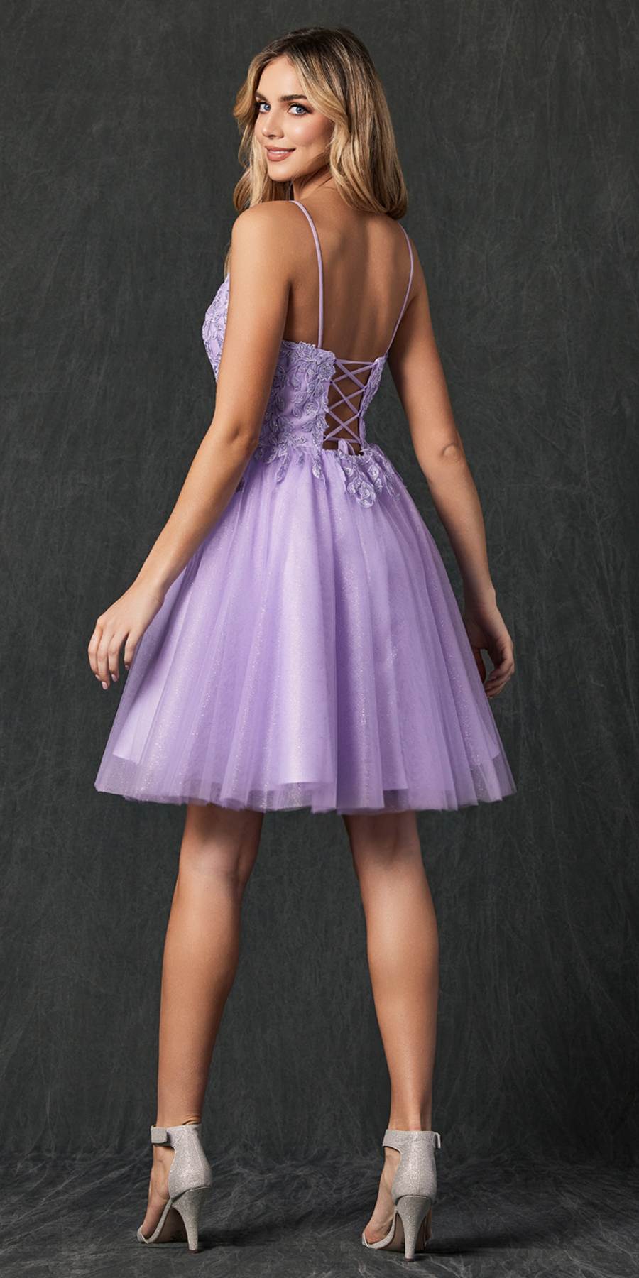 Vestido de muñeca corto con apliques florales Juliet 860