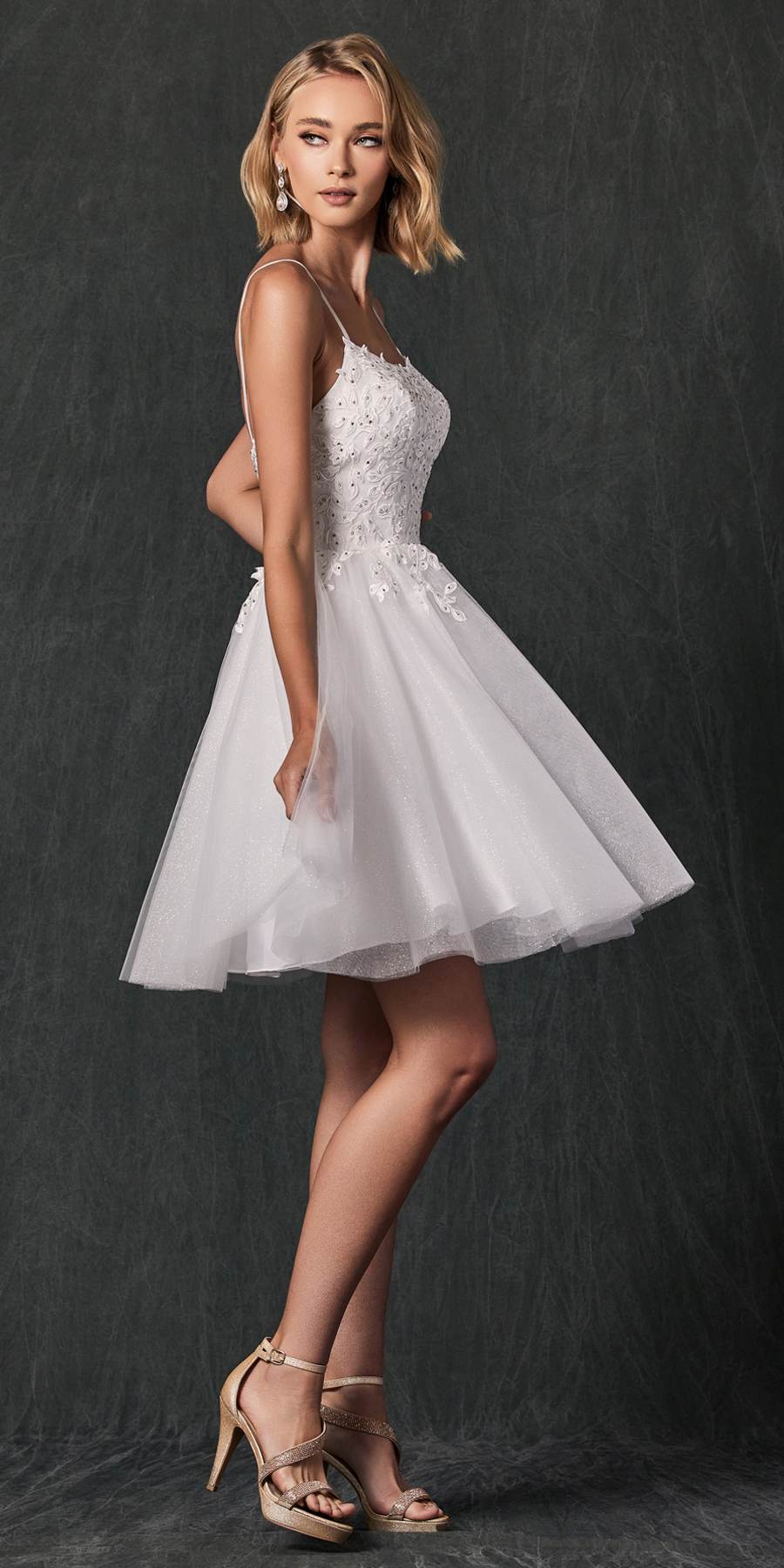 Vestido de muñeca corto con apliques florales Juliet 860