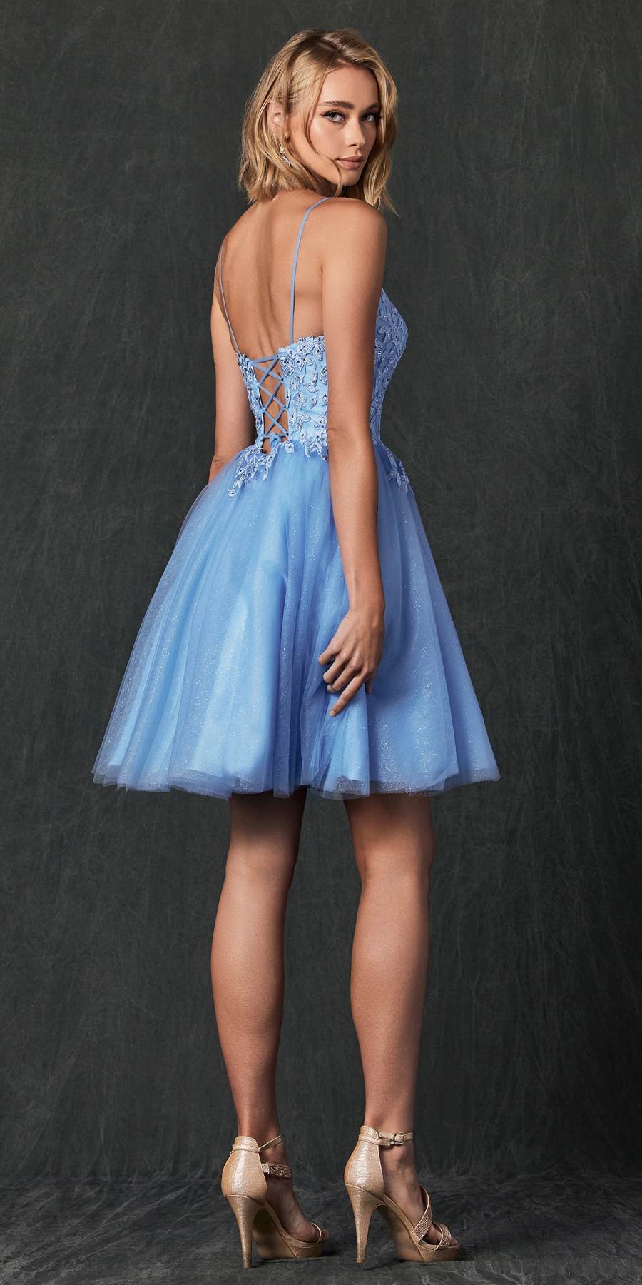 Vestido de muñeca corto con apliques florales Juliet 860