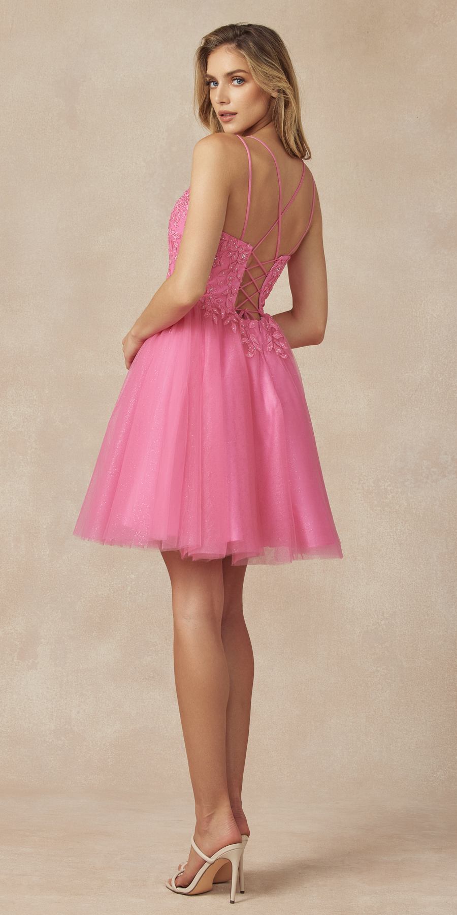Vestido de muñeca corto con apliques florales Juliet 860