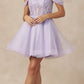 Vestido de fiesta corto Juliet 880 de tul con brillantina, corte A y hombros descubiertos.