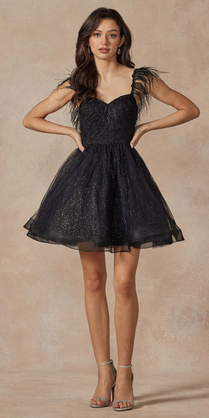 Vestido corto de tul de corte A con corpiño transparente y tirantes de plumas Juliet 881