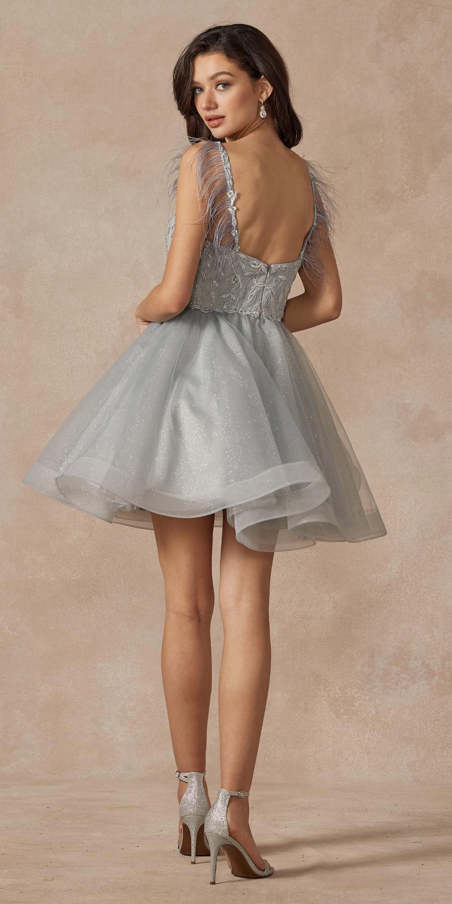 Vestido corto de tul de corte A con corpiño transparente y tirantes de plumas Juliet 881