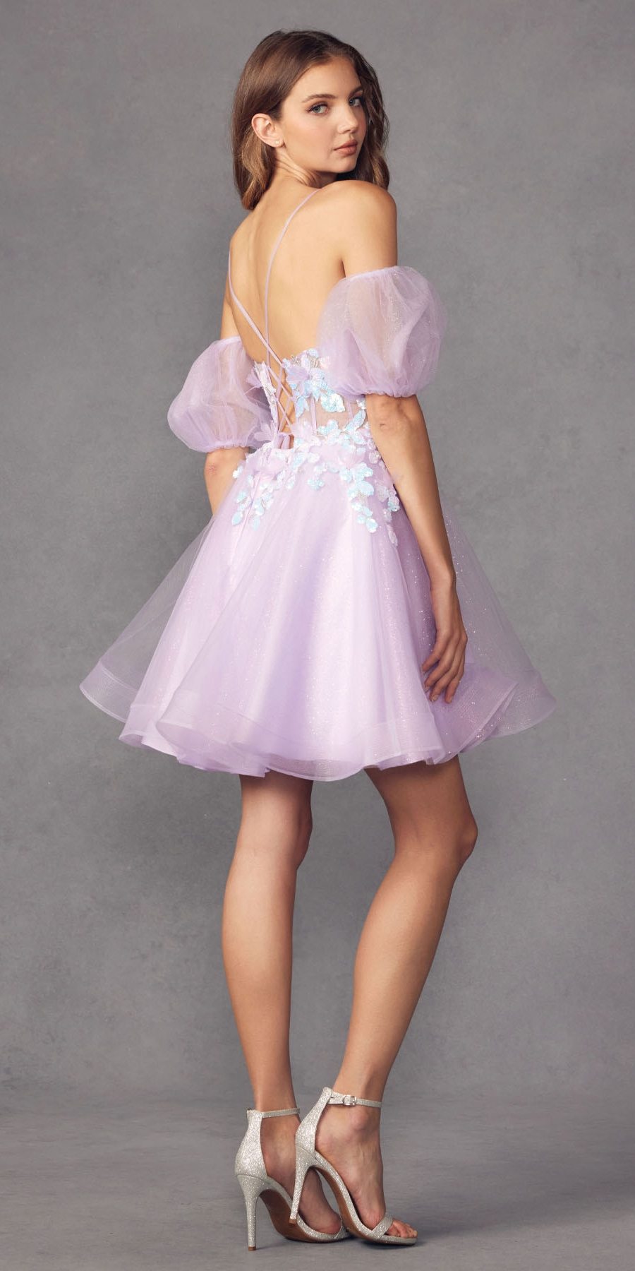 Vestido Juliet 901 de tul brillante con corte en A y mangas abullonadas cortas y extraíbles