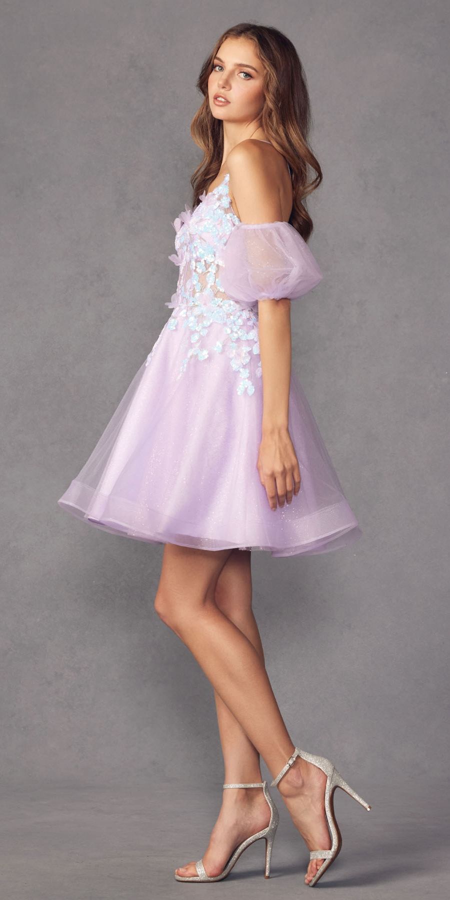 Vestido Juliet 901 de tul brillante con corte en A y mangas abullonadas cortas y extraíbles