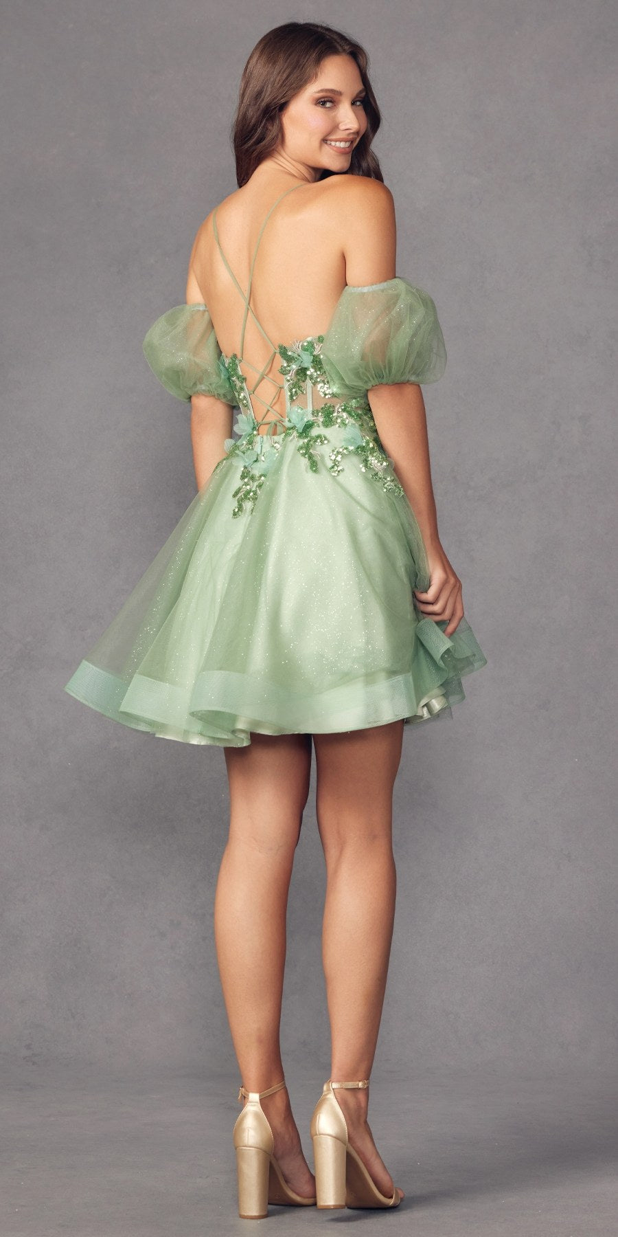Vestido Juliet 901 de tul brillante con corte en A y mangas abullonadas cortas y extraíbles