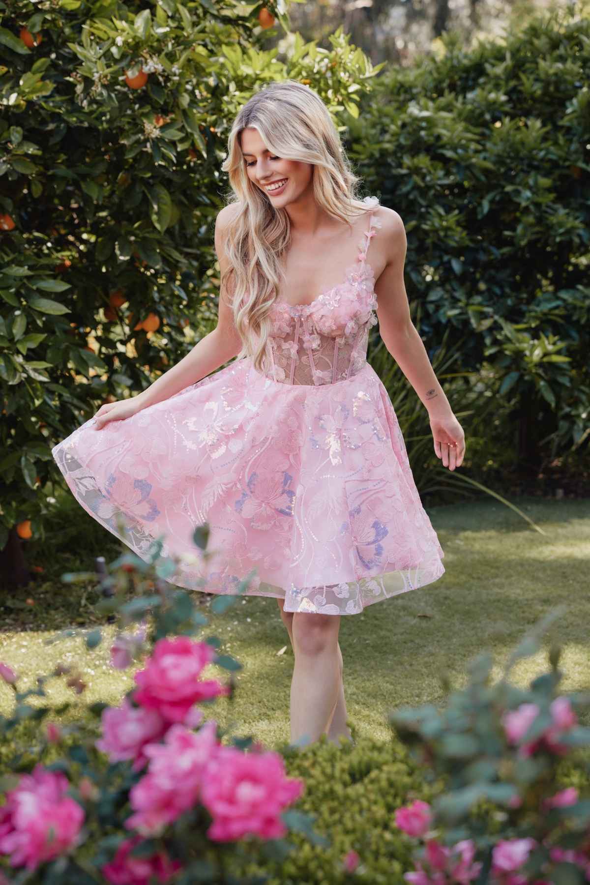 Vestido Juliet JT917A de encaje bordado con corsé, tipo cóctel