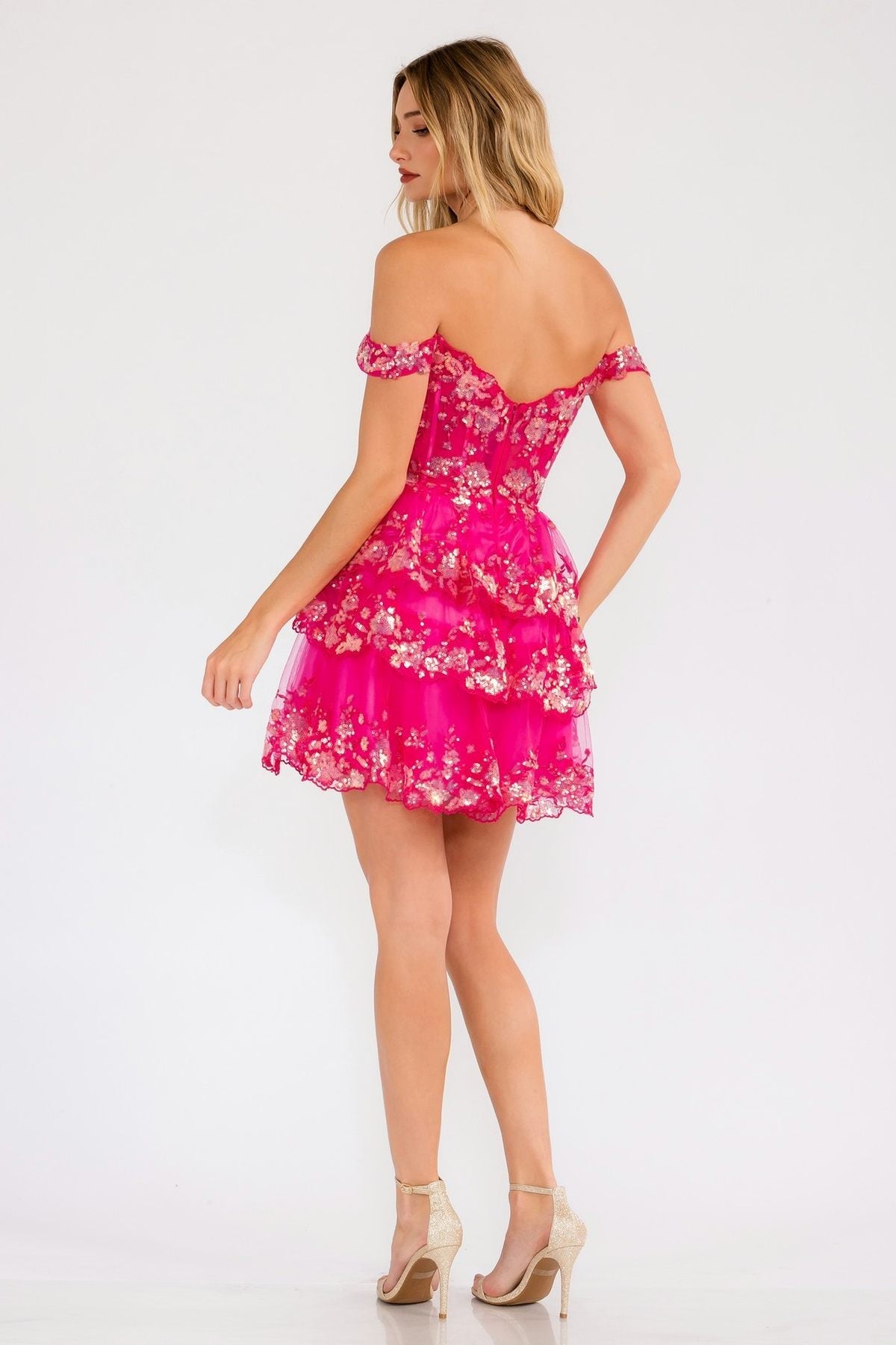 Vestido de cóctel corto de tul y lentejuelas Juliet JT920K con línea A