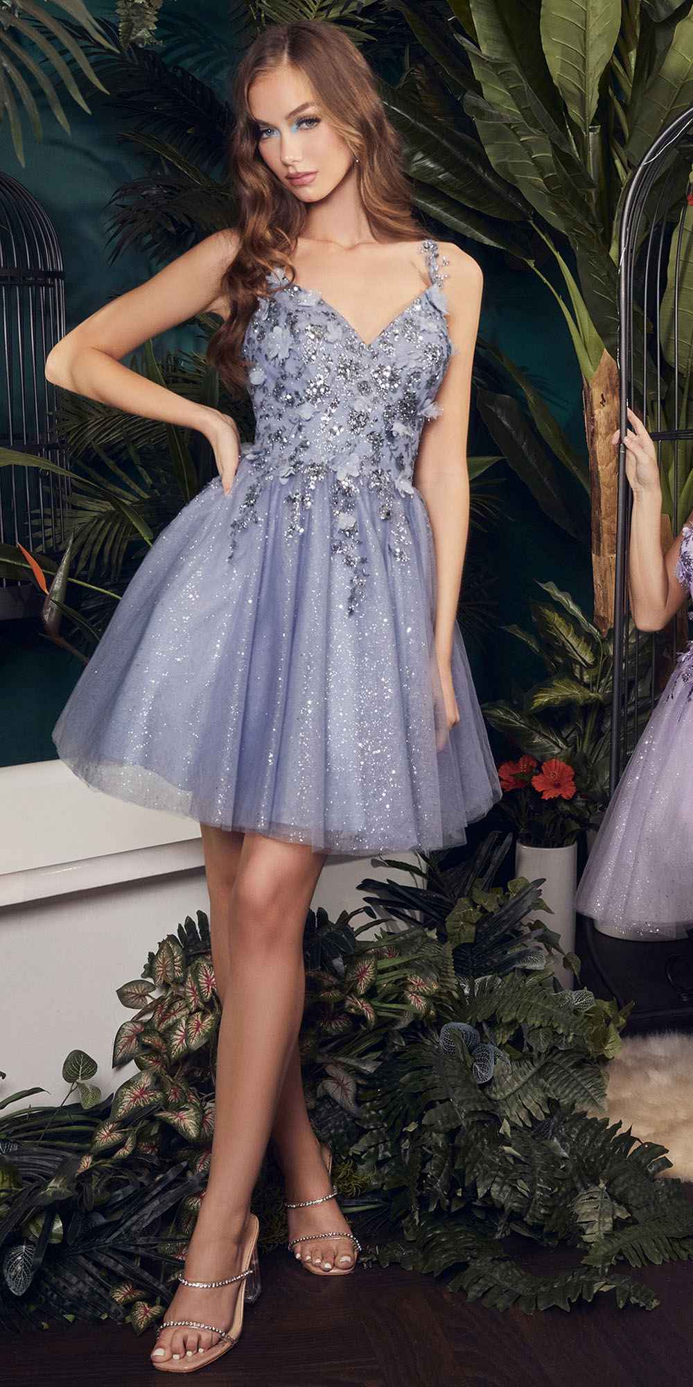 Vestido corto de regreso a casa estilo A con detalles florales Ladivine 9245