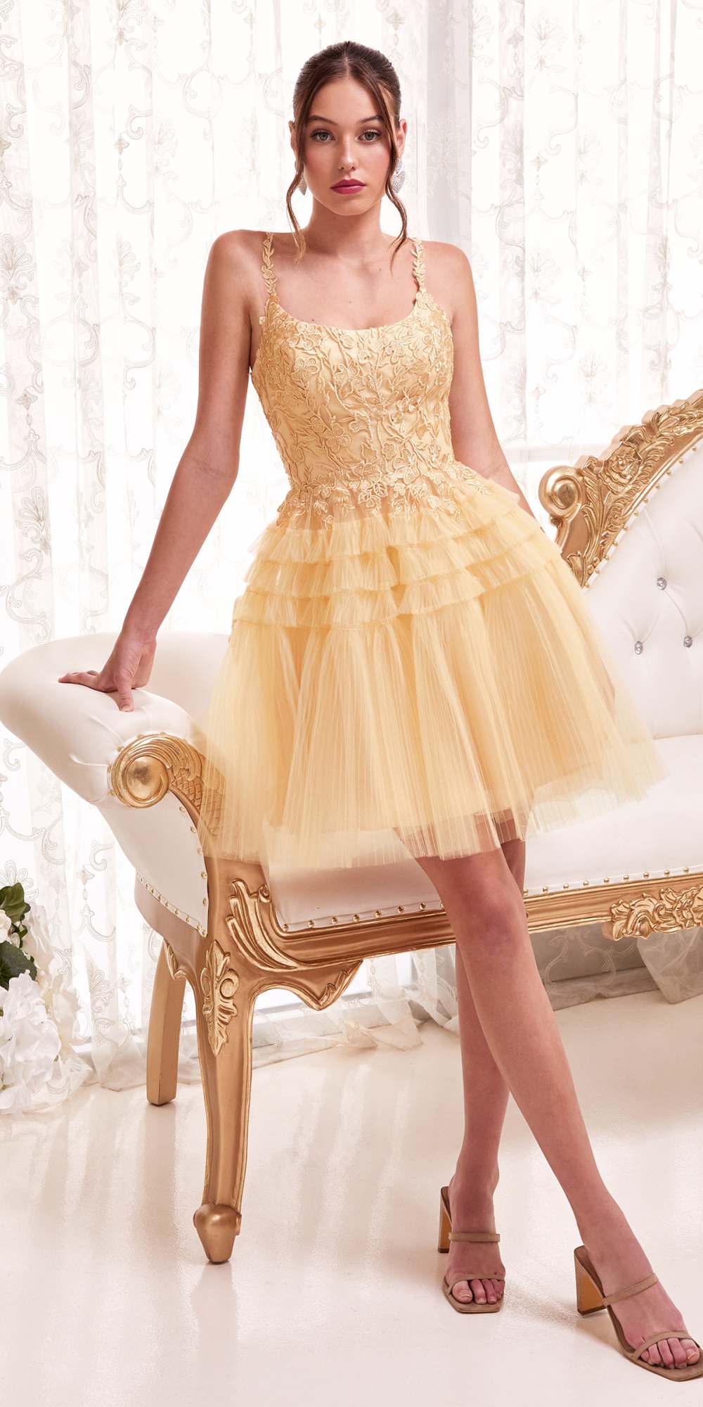 Vestido de cóctel corto de tul con cuello redondo, corte A y volantes Ladivine 9310