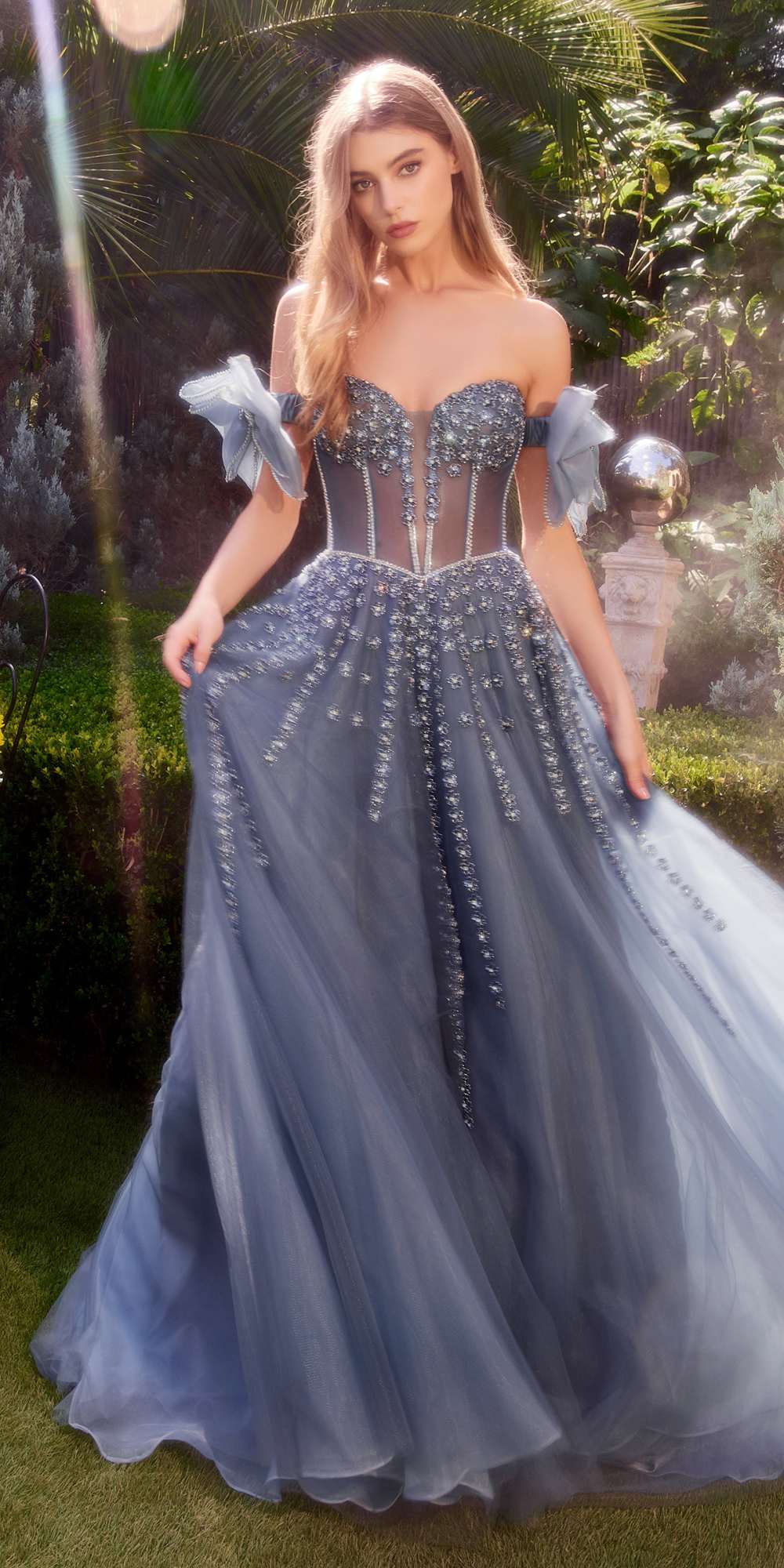 Vestido Largo Strapless con Cuentas y Brazaletes de Lazo Andrea & Leo A1338