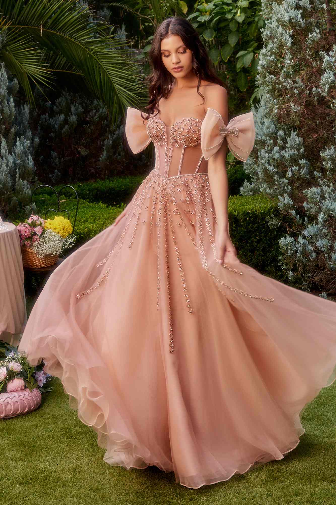 Vestido Largo Strapless con Cuentas y Brazaletes de Lazo Andrea & Leo A1338