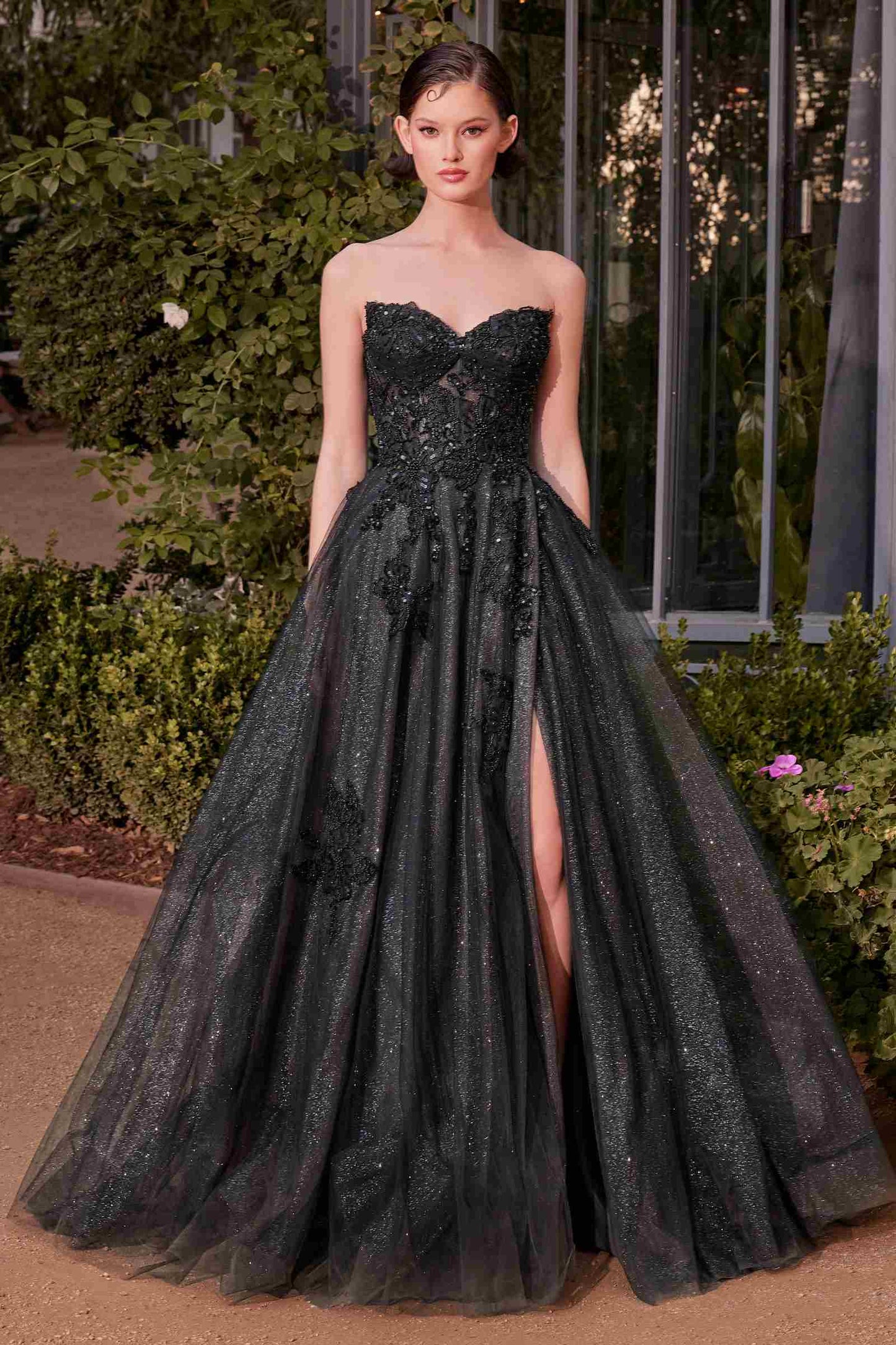 Vestido de gala sin tirantes de tul con capas Andrea & Leo A1378