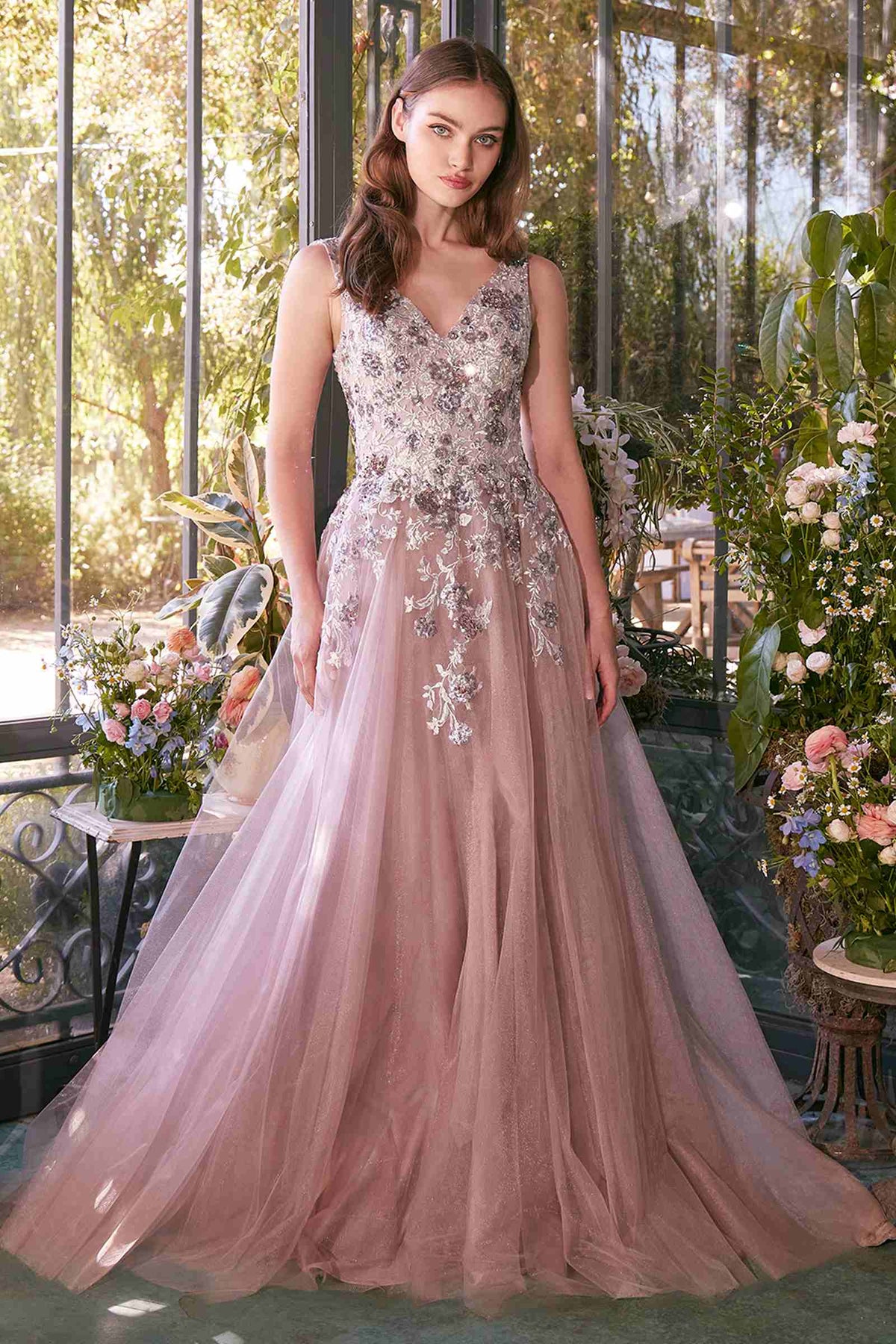 Vestido Andrea & Leo A1401 Ramo de Lentejuelas Escote en V