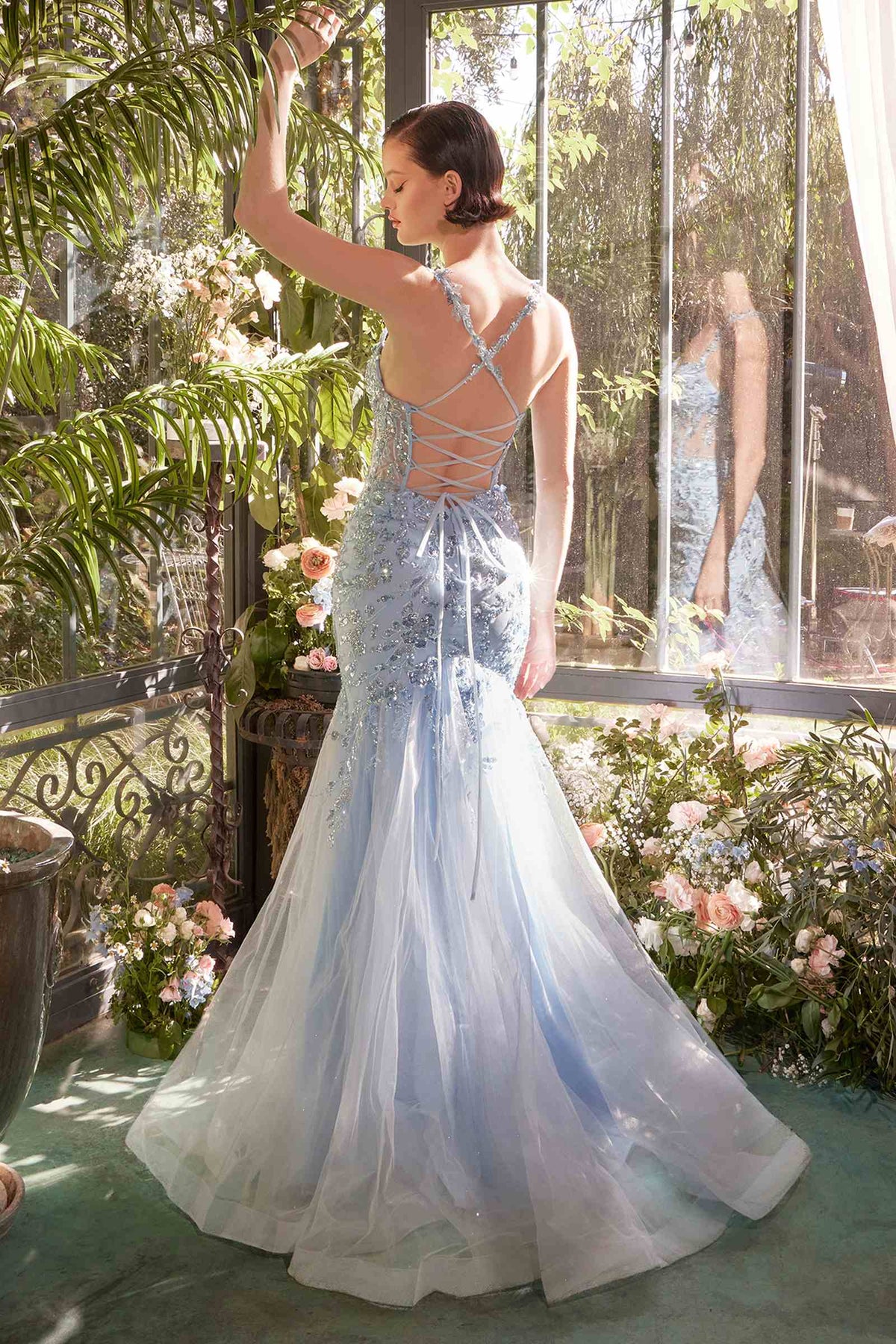 Vestido Andrea & Leo A1429 de sirena con apliques de encaje y lentejuelas