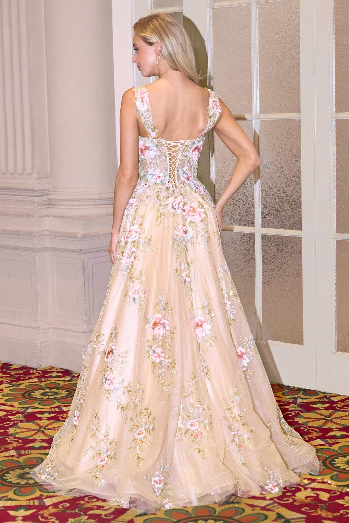 Vestido largo de tul con tirantes y bordado floral A-Line Andrea & Leo A1480