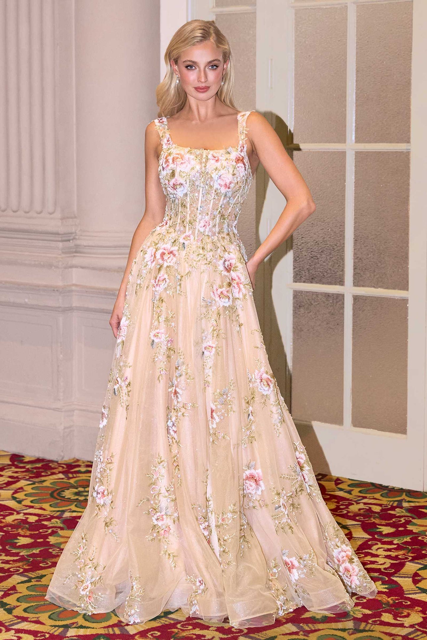 Vestido largo de tul con tirantes y bordado floral A-Line Andrea & Leo A1480