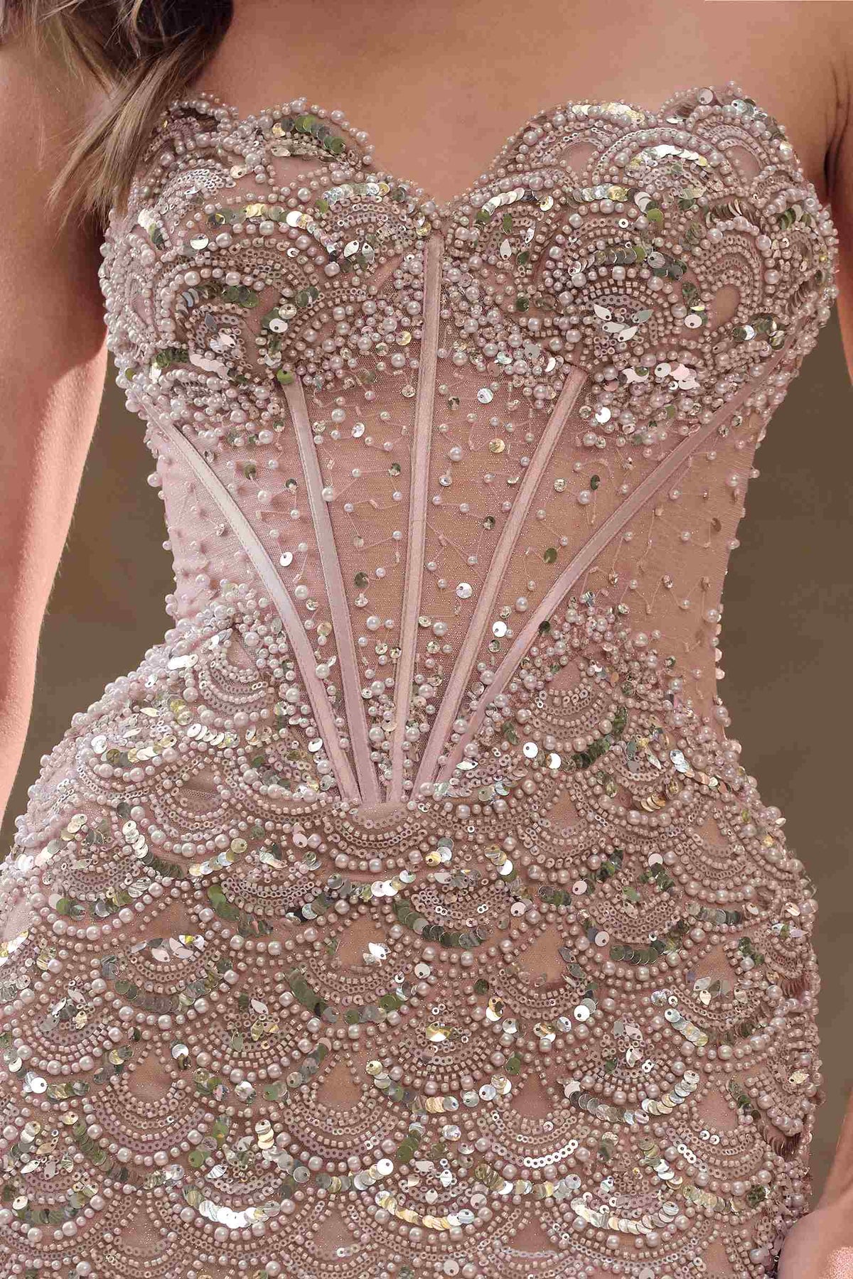 Vestido de Andrea & Leo A1481 ajustado sin tirantes con escote corazón y corpiño de corsé