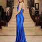 Vestido sin mangas de raso con escote corazón y abertura Nox Anabel A1588