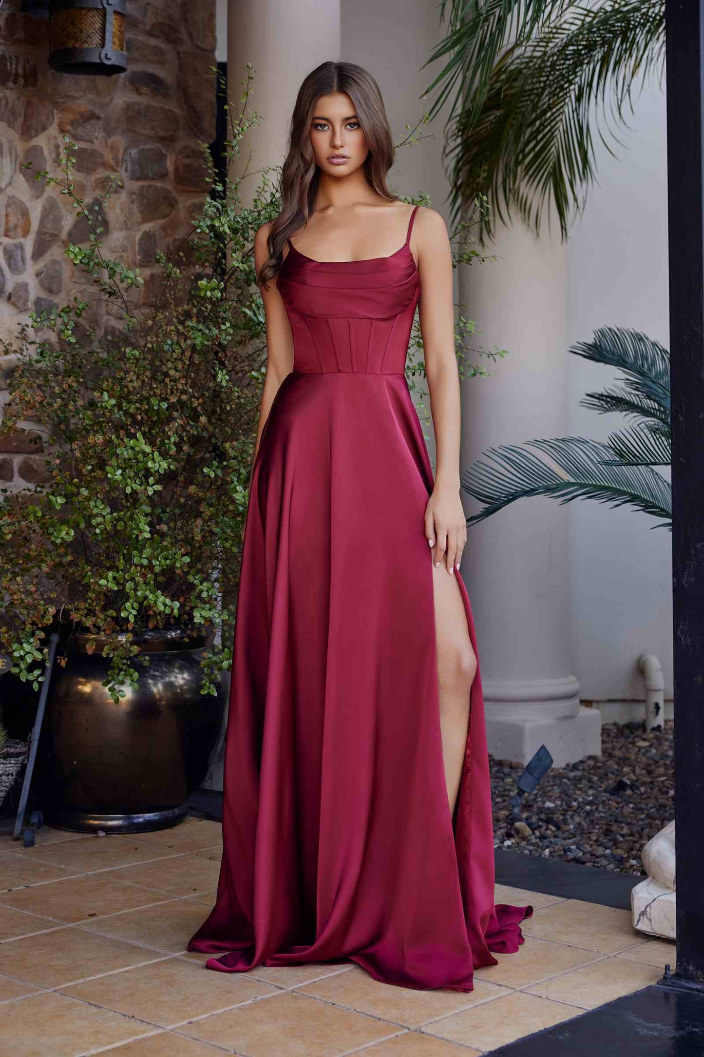Vestido de noche Nox Anabel A1744 elegante línea A de satén elástico