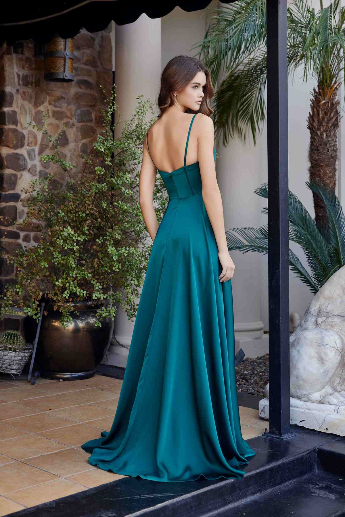 Vestido de noche Nox Anabel A1744 elegante línea A de satén elástico